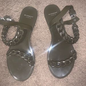Live green Givenchy chain sandals